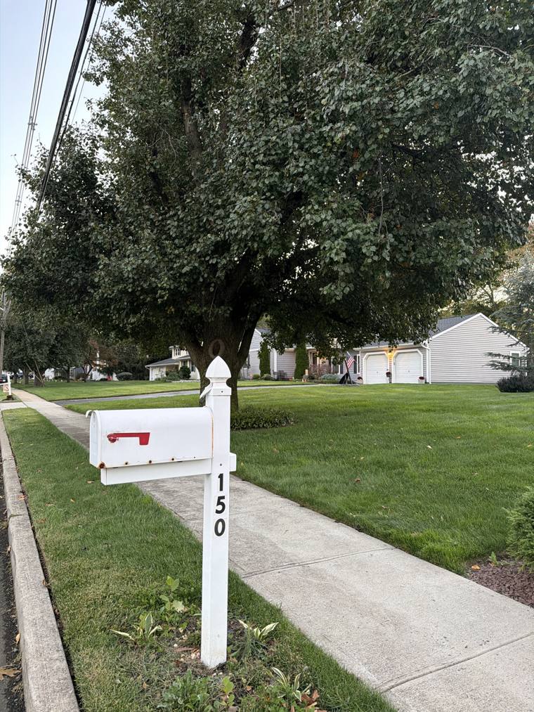 Mailbox 150 on Dr. UV's walk