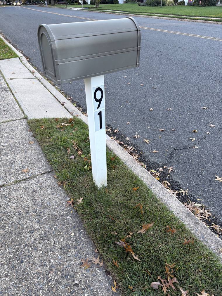 Mailbox 91 on Dr. UV's walk